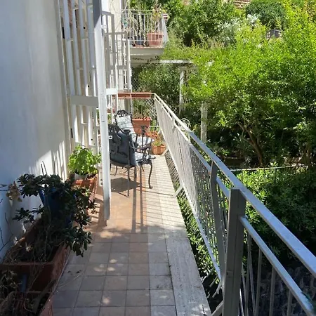 Hotel Dana House