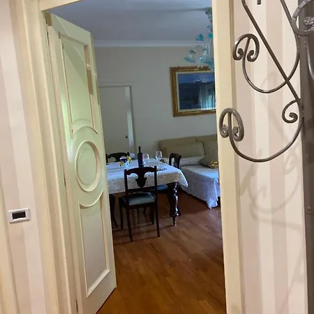 Dana House