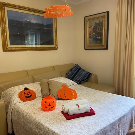 Dana House 4* Napoli