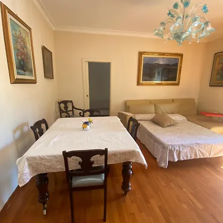 Hotel Dana House 4*